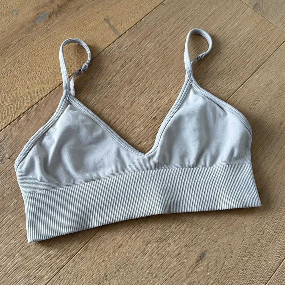 Lululemon Gray Awakening Bra Taryn Toomey Size 2 - Picture 4 of 8